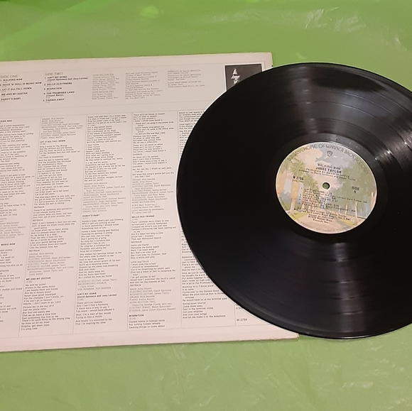 Vintage 1974 James Taylor "Walking Man" Vinyl LP Album. - Picture 3 of 4